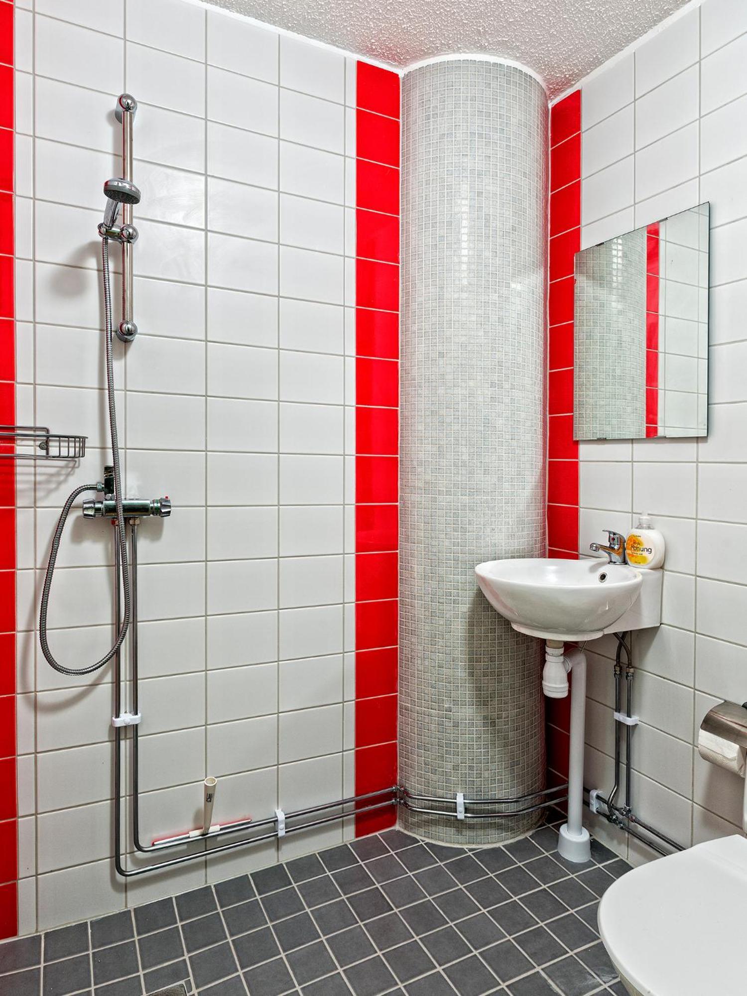 Double or Twin Room with Shower (No window),59017939:JPEG